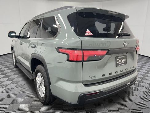 Used 2026 Toyota Sequoia SR5 w/ SR5 Premium Package AWD/4WD image 5