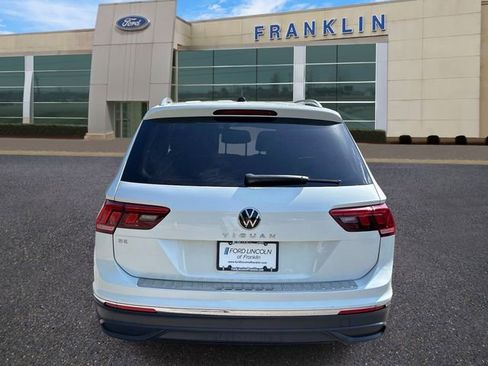 Used 2023 Volkswagen Tiguan SE w/ Panoramic Sunroof Package FWD image 6
