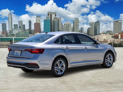 Certified 2024 Volkswagen Jetta SE FWD image 4