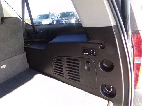 Used 2015 Chevrolet Suburban LTZ image 22