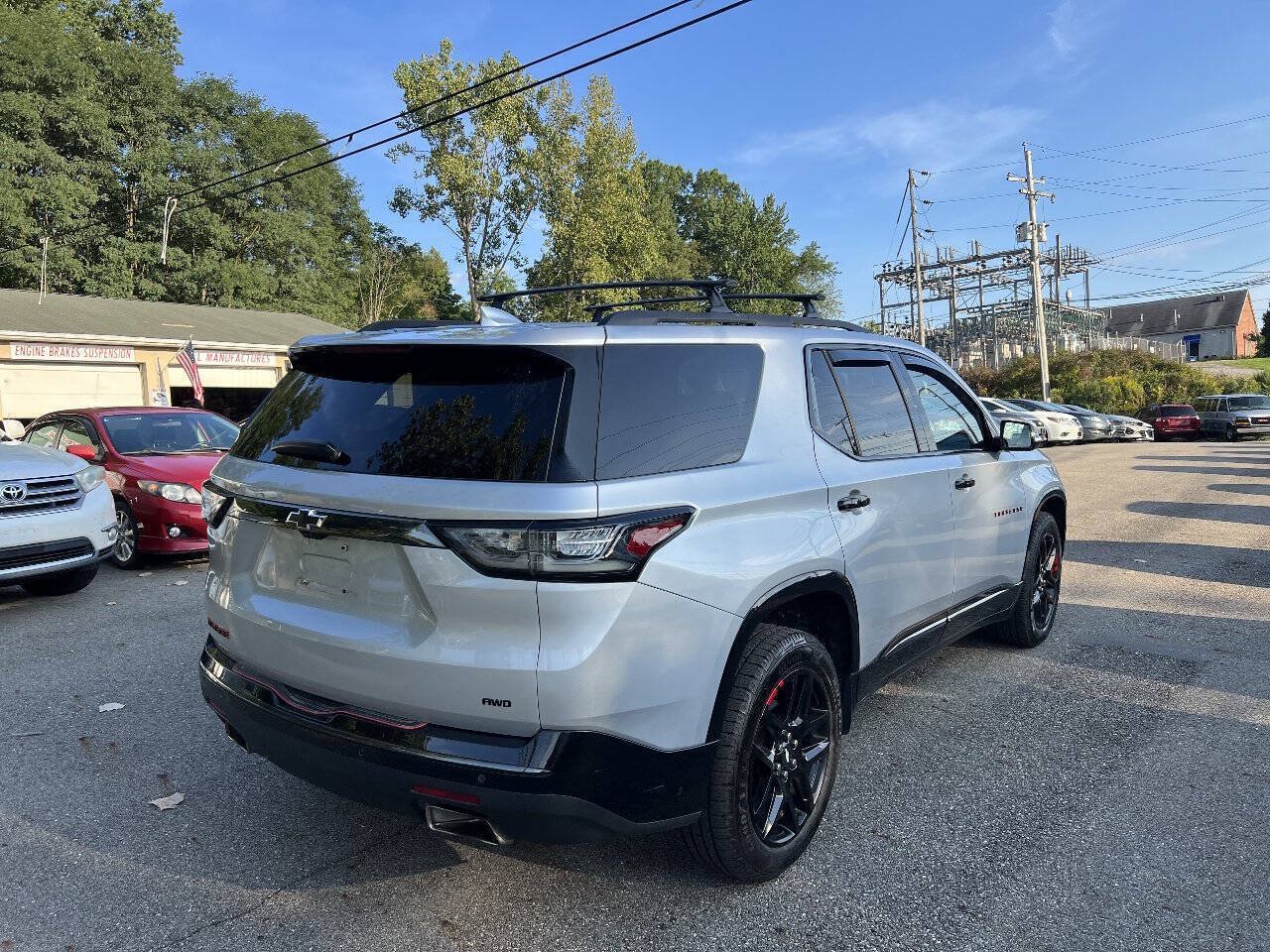 Used 2018 Chevrolet Traverse Premier w/ Redline Edition AWD/4WD image 3