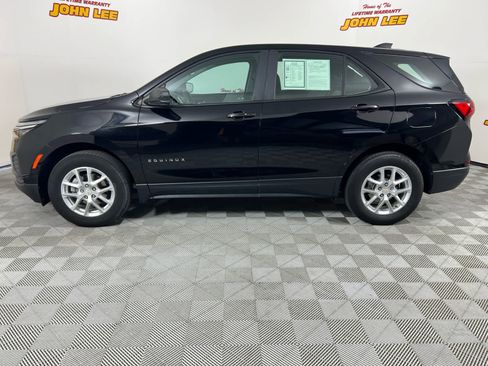 Used 2023 Chevrolet Equinox LS AWD/4WD image 2