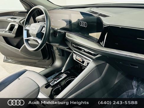 Certified 2025 Audi Q5 Premium AWD/4WD image 8