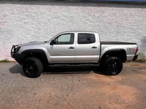 Used 2011 Toyota Tacoma 4x4 Double Cab w/ TRD Off-Road Pkg image 5