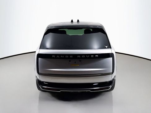 Used 2025 Land Rover Range Rover SE AWD/4WD image 6
