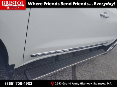 Used 2024 Chevrolet Silverado 1500 High Country w/ Technology Package AWD/4WD image 34