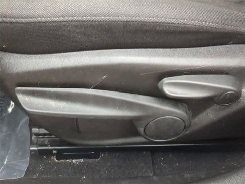 Used 2019 Jeep Renegade Latitude w/ Cold Weather Group image 24