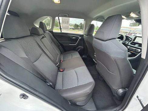 Used 2025 Toyota RAV4 XLE AWD/4WD image 30