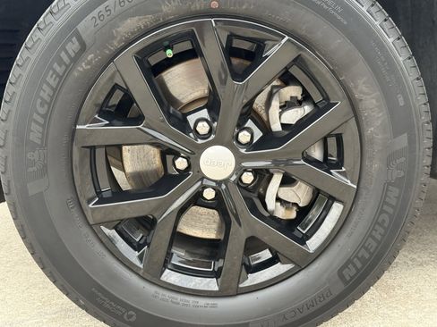 Used 2023 Jeep Grand Cherokee L Limited w/ Trailer Tow Group (B) image 13