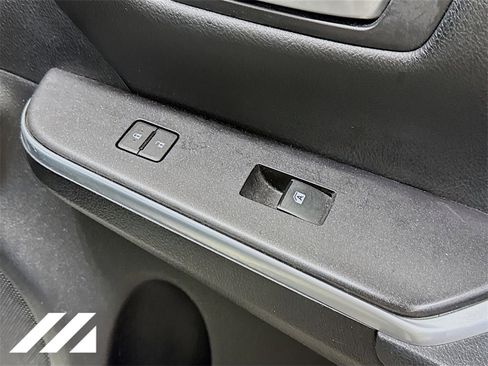 Used 2015 Toyota Camry SE image 30