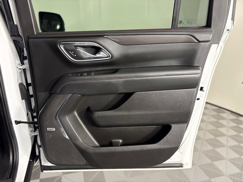 Used 2023 Chevrolet Suburban RST w/ Luxury Package RWD image 49