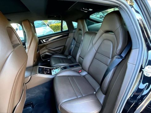 Used 2022 Porsche Panamera 4S w/ Premium Package image 20