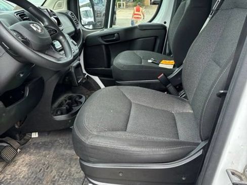 Used 2025 RAM ProMaster 2500 w/ Convenience Group FWD image 10