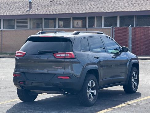 Used 2018 Jeep Cherokee Trailhawk w/ Comfort/Convenience Group image 5