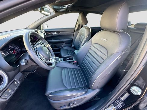 Used 2024 Kia Forte GT-Line w/ GT-Line Premium Package image 27