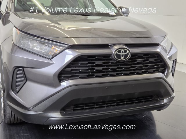 Used 2021 Toyota RAV4 LE AWD/4WD image 8