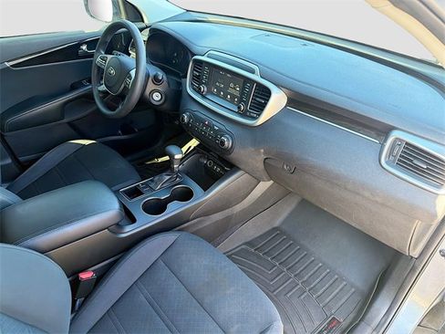 Used 2020 Kia Sorento L image 14