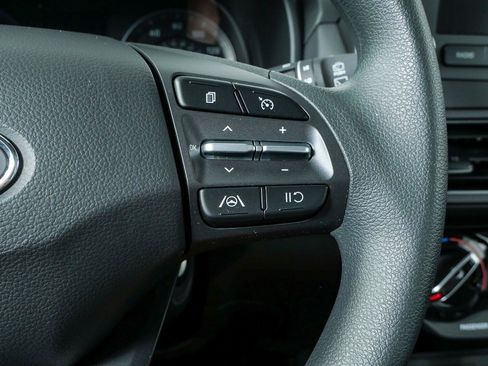 Used 2023 Hyundai Kona SE FWD image 16