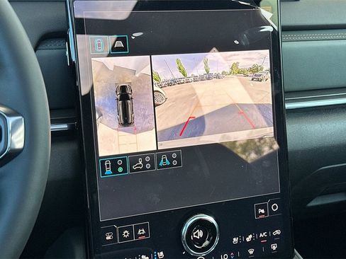 New 2026 GMC Terrain AT4 w/ Convenience Package III image 17