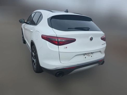 Used 2023 Alfa Romeo Stelvio Ti image 3