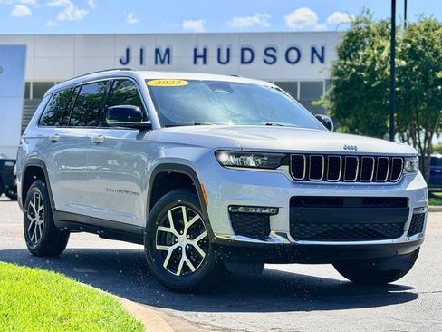 Used 2023 Jeep Grand Cherokee L Limited RWD image 2