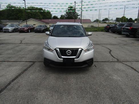 Used 2020 Nissan Kicks SV FWD image 2
