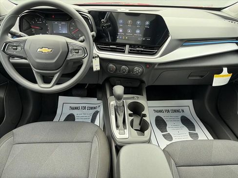 New 2026 Chevrolet Trax LS w/ LS Convenience Package FWD image 7