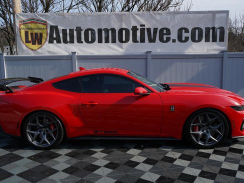 Used 2025 Ford Mustang GT Premium w/ GT Performance Package image 4