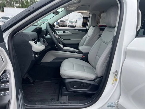New 2026 Ford Explorer Active w/ Active Comfort Package RWD image 11