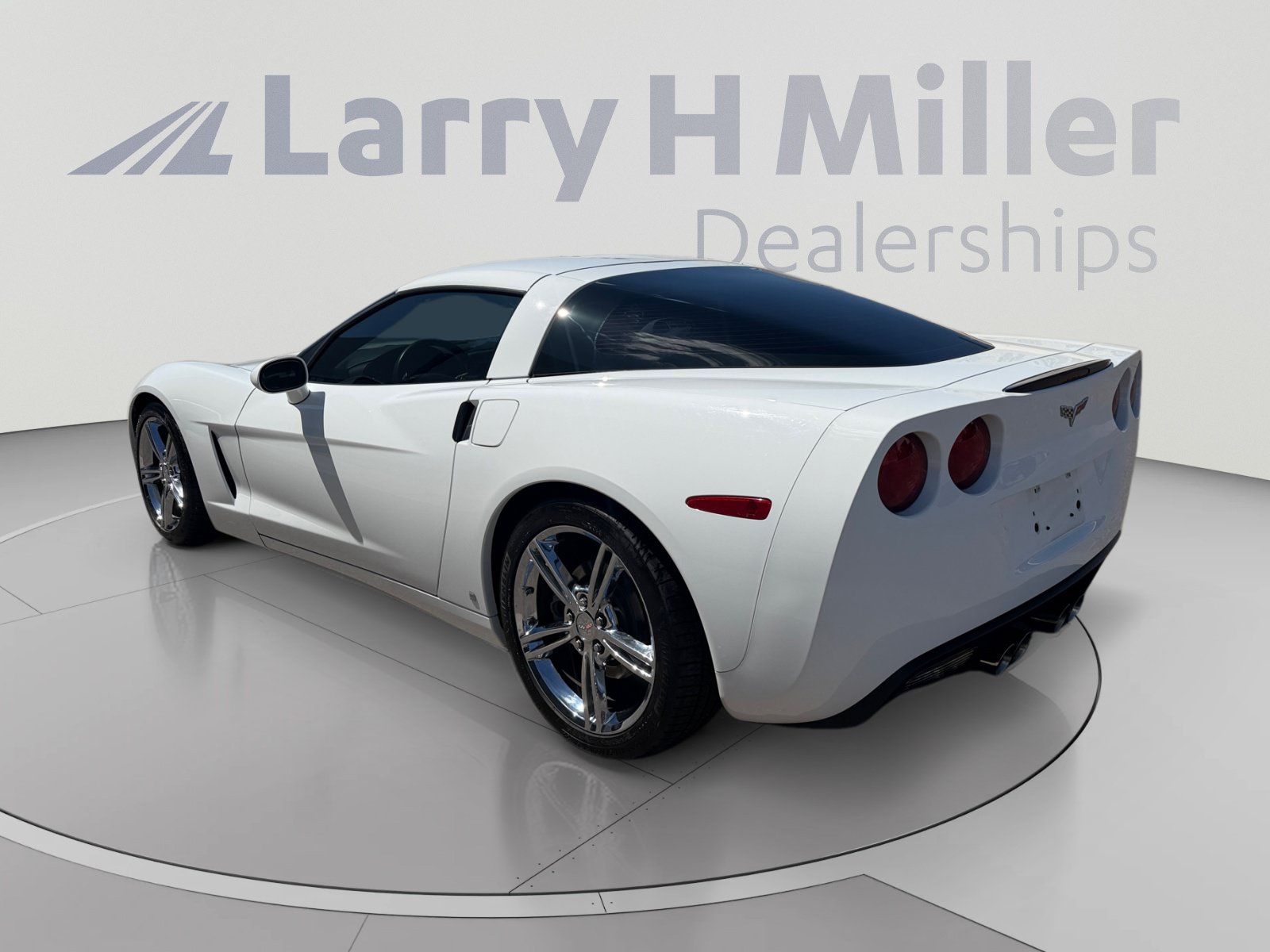 Used 2008 Chevrolet Corvette Coupe RWD image 3