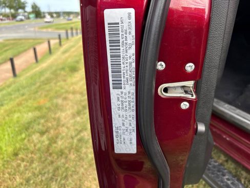 Used 2019 RAM 2500 Laramie AWD/4WD image 12
