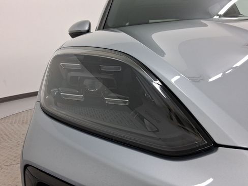 Used 2026 Porsche Cayenne S AWD/4WD image 12