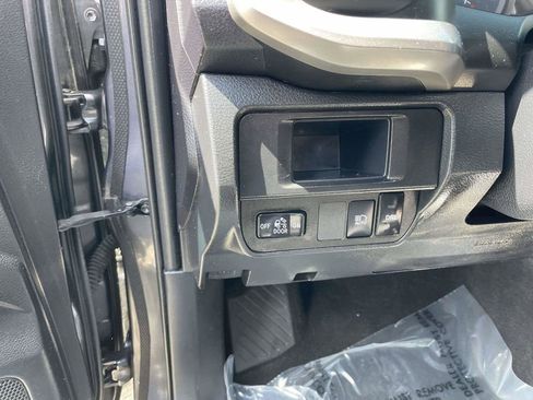 Used 2019 Toyota Tacoma SR5 RWD image 30
