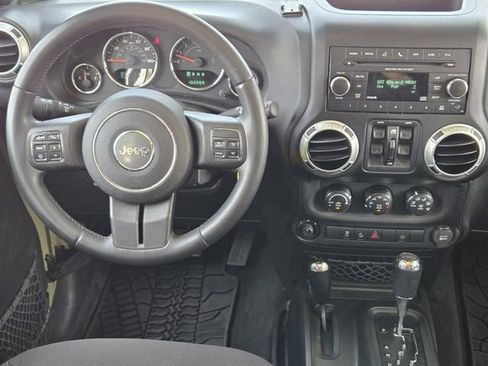 Used 2013 Jeep Wrangler Unlimited Sahara w/ Connectivity Group AWD/4WD image 26