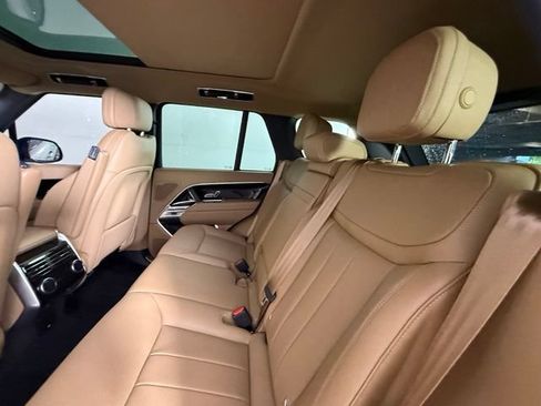Used 2025 Land Rover Range Rover SE AWD/4WD image 29