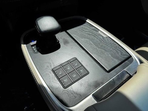 Used 2023 Lexus LS 500 image 32