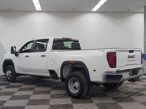 Used 2024 GMC Sierra 3500 Pro AWD/4WD image 5