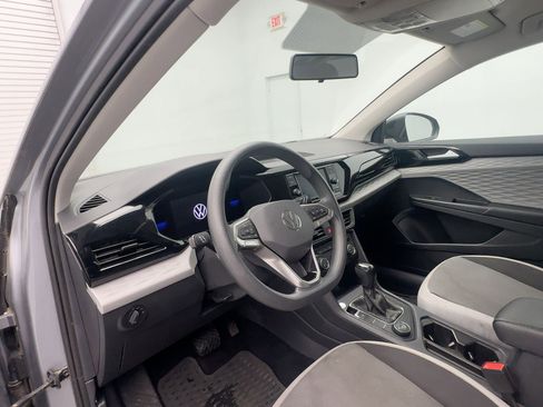 Used 2022 Volkswagen Taos S image 4