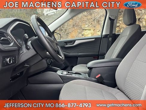 Certified 2022 Ford Escape SE w/ SE Sport Appearance Package image 18