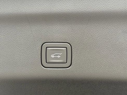 New 2026 Chevrolet Suburban High Country AWD/4WD image 12