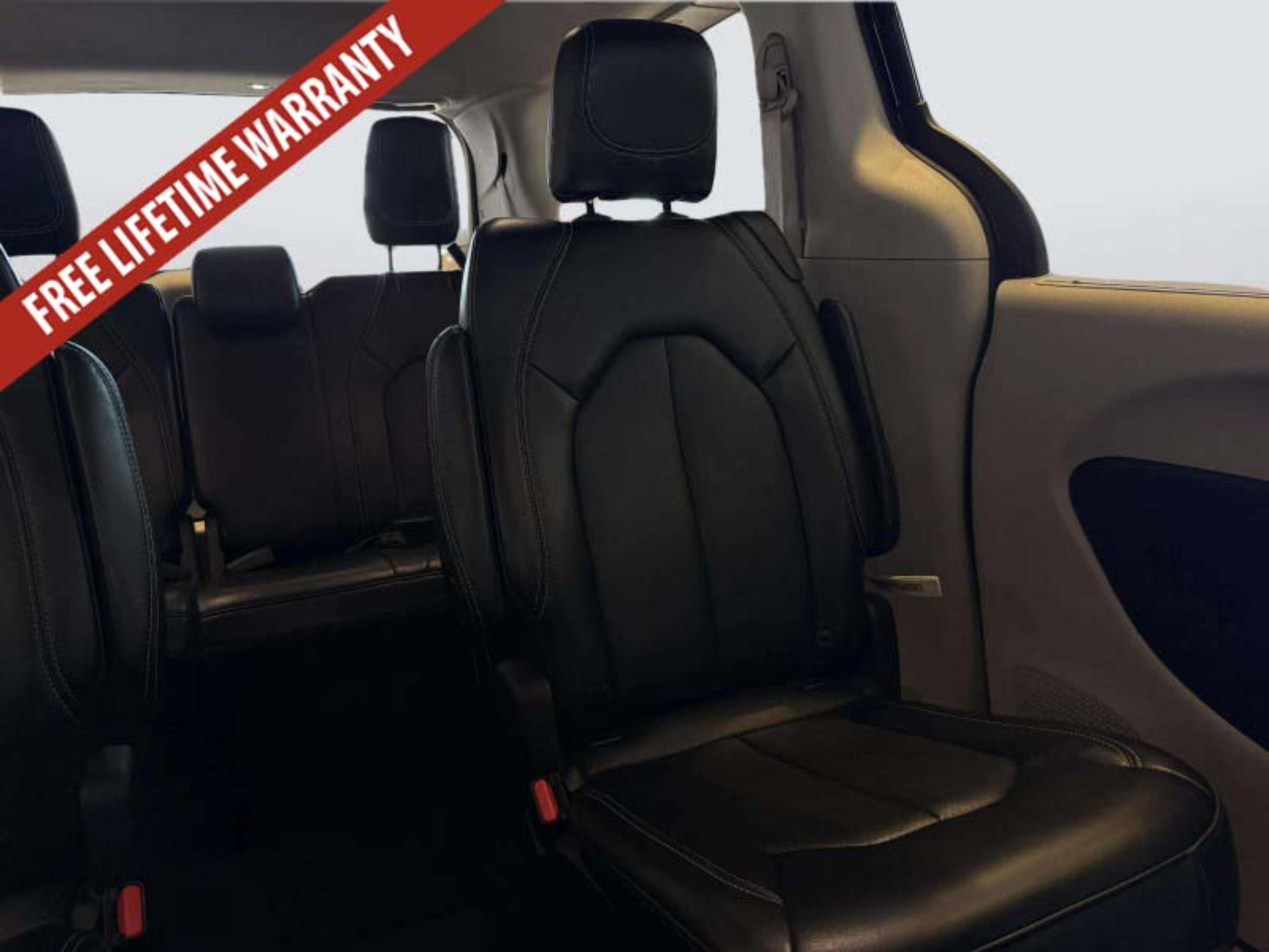 Used 2024 Chrysler Pacifica Touring-L FWD image 31