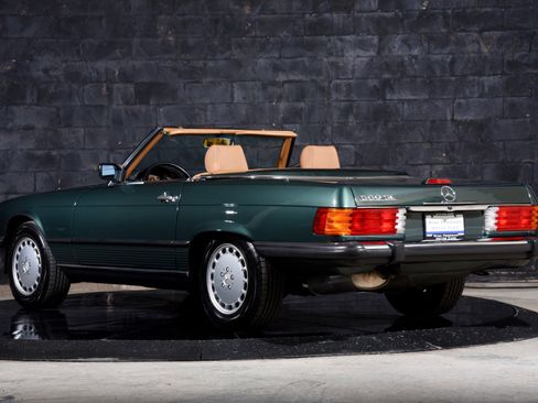 Used 1989 Mercedes-Benz 560 SL image 3