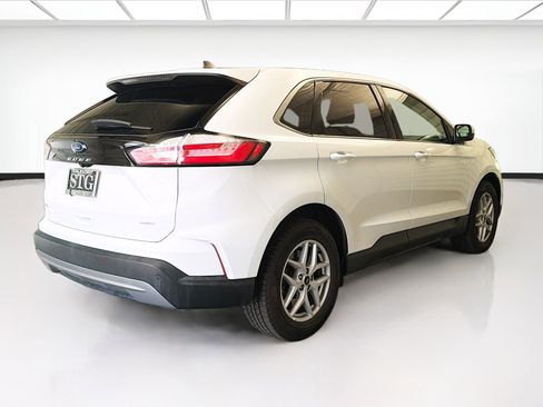 Used 2023 Ford Edge SEL image 4