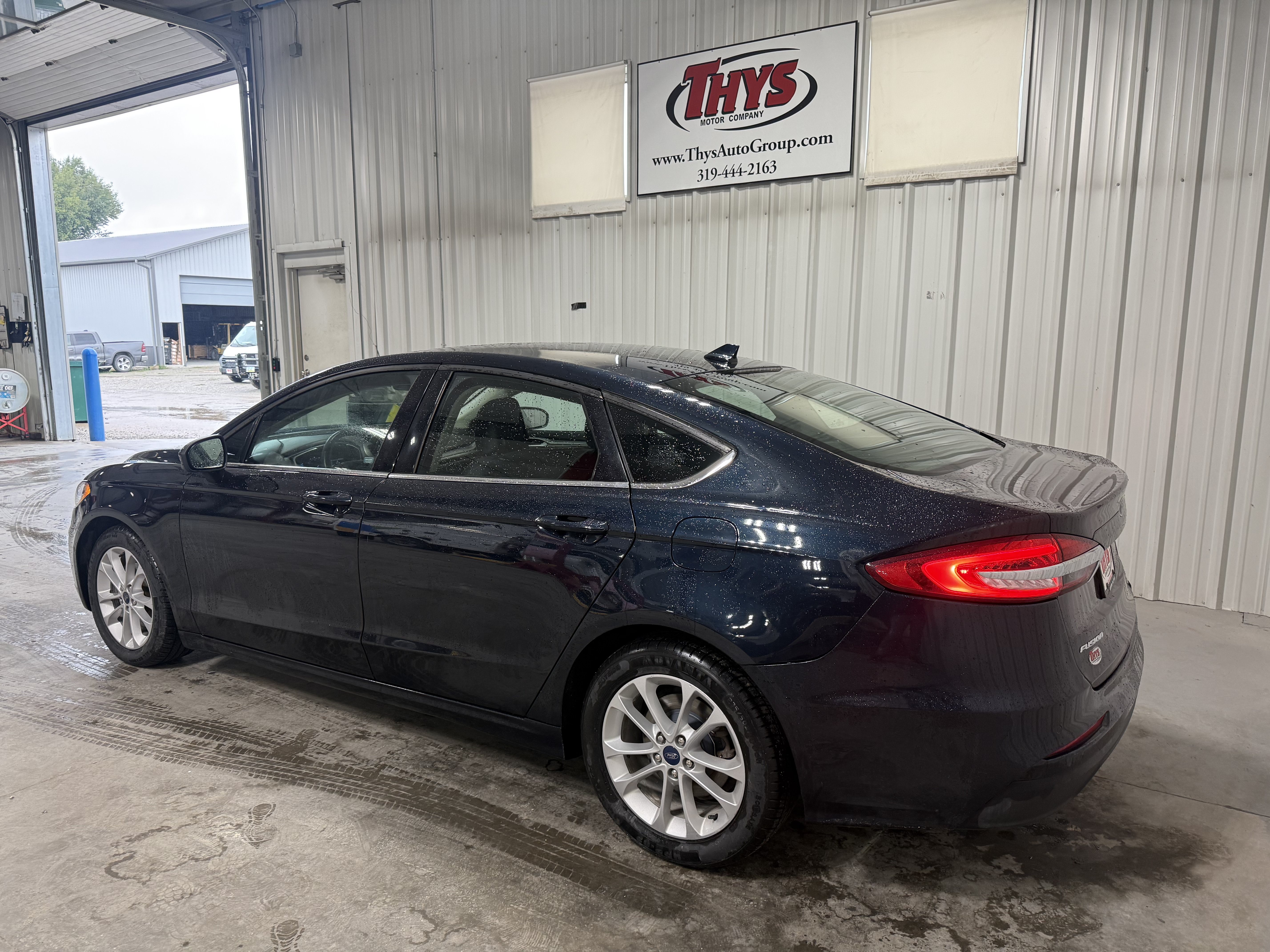 Used 2020 Ford Fusion SE FWD image 13
