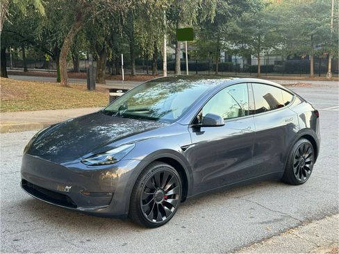 Used 2022 Tesla Model Y Performance image 4