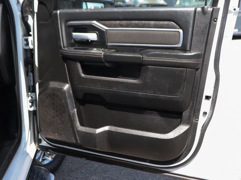 Used 2024 RAM 3500 Big Horn AWD/4WD image 43