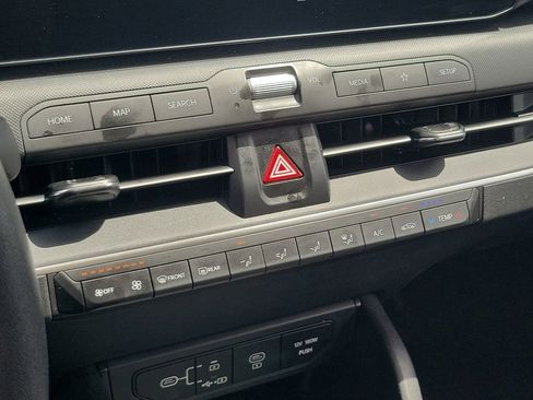 Used 2025 Kia K4 FWD image 28