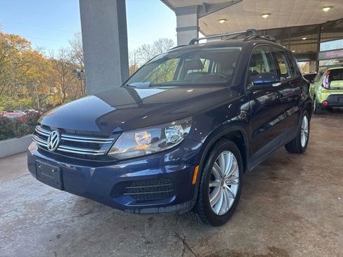 Used 2016 Volkswagen Tiguan S image 3