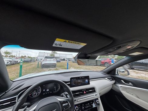Used 2025 Genesis G70 2.5T image 34
