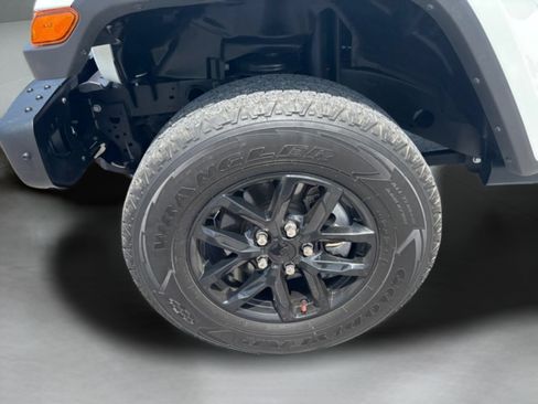 Used 2023 Jeep Wrangler Sport AWD/4WD image 34
